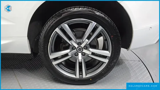 VOLVO XC60 T8 R-DESIGN