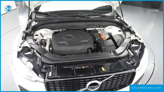 VOLVO XC60 T8 R-DESIGN
