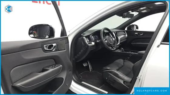 VOLVO XC60 T8 R-DESIGN