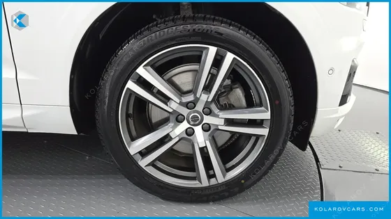 VOLVO XC60 T8 R-DESIGN