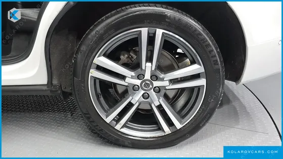 VOLVO XC60 T8 R-DESIGN