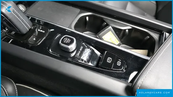 VOLVO XC60 T8 R-DESIGN