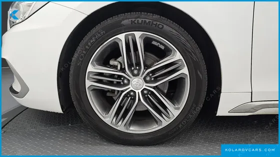 HYUNDAI GRANDEUR 3.0 LPI EXCLUSIVE (RENTAL CAR)