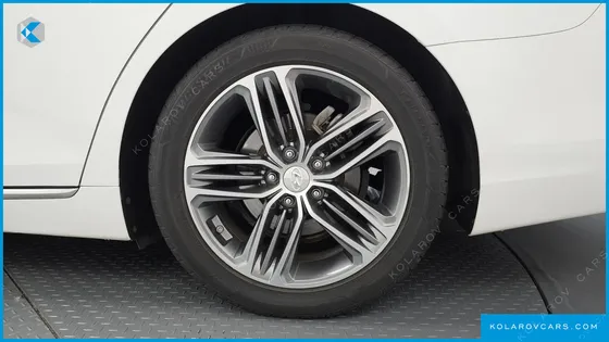 HYUNDAI GRANDEUR 3.0 LPI EXCLUSIVE (RENTAL CAR)
