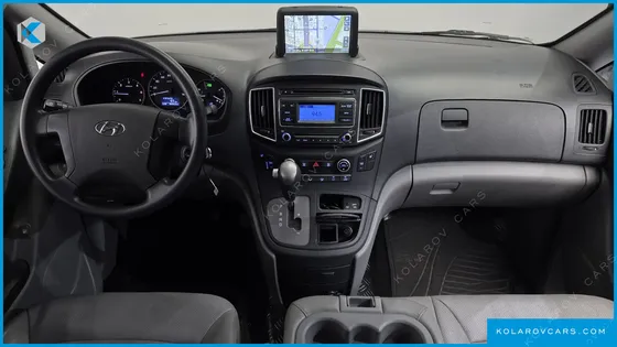 HYUNDAI STAREX WAGON 12-SEATER