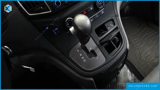HYUNDAI STAREX WAGON 12-SEATER