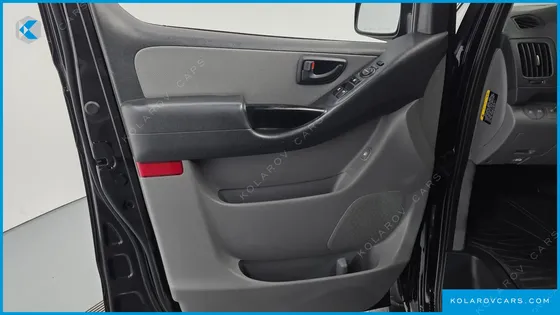 HYUNDAI STAREX WAGON 12-SEATER