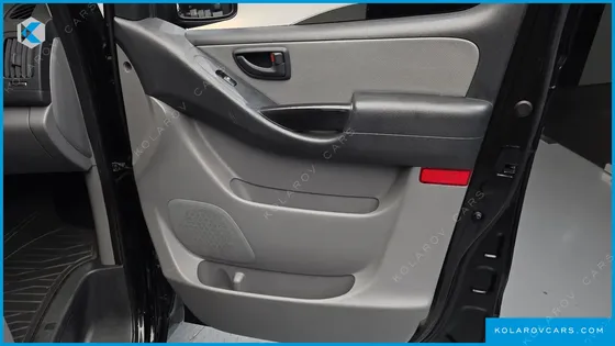 HYUNDAI STAREX WAGON 12-SEATER