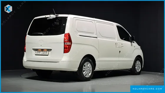HYUNDAI STAREX VAN 3-SEATER
