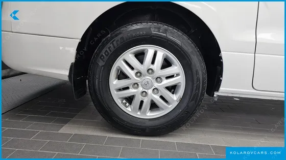 HYUNDAI STAREX VAN 3-SEATER
