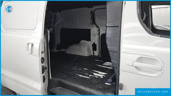 HYUNDAI STAREX VAN 3-SEATER
