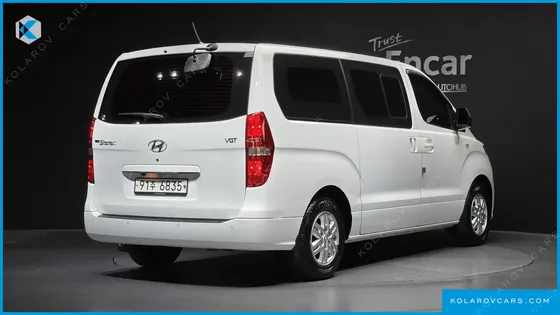 HYUNDAI STAREX VAN 5-SEATER