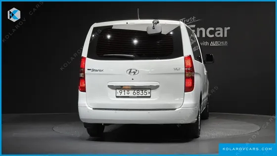 HYUNDAI STAREX VAN 5-SEATER