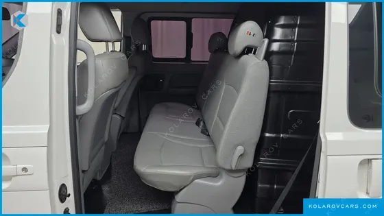 HYUNDAI STAREX VAN 5-SEATER