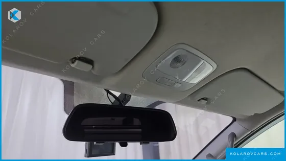 HYUNDAI STAREX VAN 5-SEATER