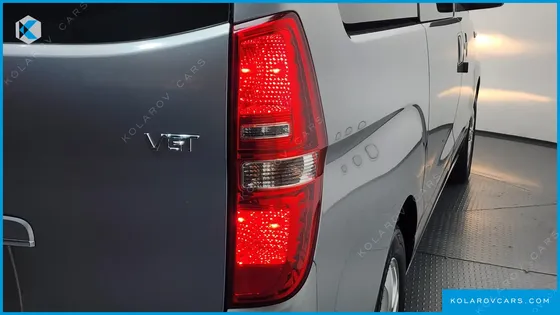 HYUNDAI STAREX WAGON 11-SEATER