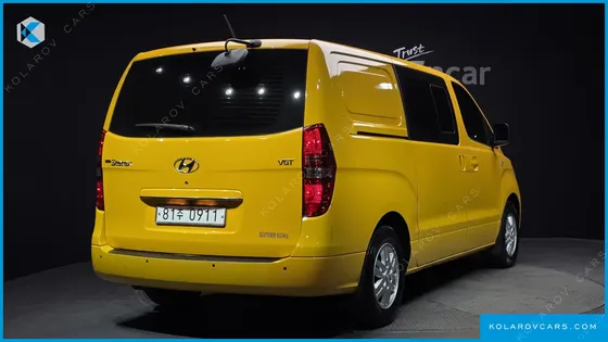HYUNDAI STAREX VAN 5-SEATER