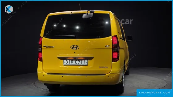 HYUNDAI STAREX VAN 5-SEATER