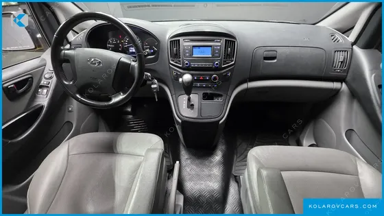 HYUNDAI STAREX VAN 5-SEATER