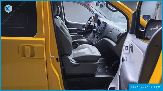 HYUNDAI STAREX VAN 5-SEATER