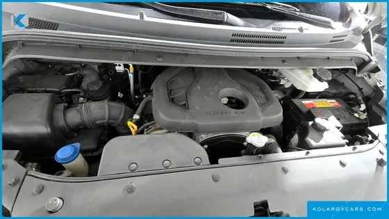 HYUNDAI STAREX VAN 3-SEATER