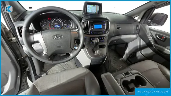 HYUNDAI STAREX VAN 3-SEATER