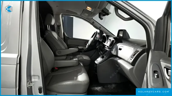 HYUNDAI STAREX VAN 3-SEATER