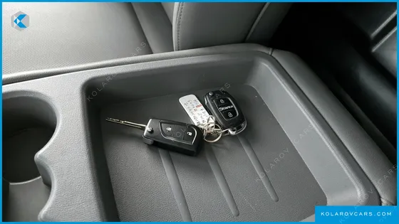 HYUNDAI STAREX VAN 3-SEATER