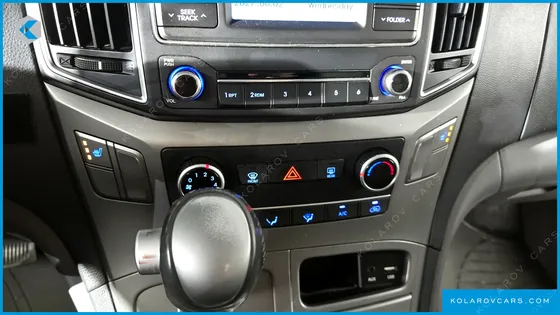 HYUNDAI STAREX VAN 3-SEATER