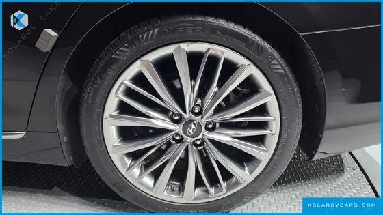 HYUNDAI GRANDEUR 2.2 DIESEL PREMIUM