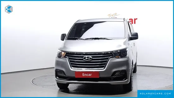 HYUNDAI STAREX VAN 5-SEATER