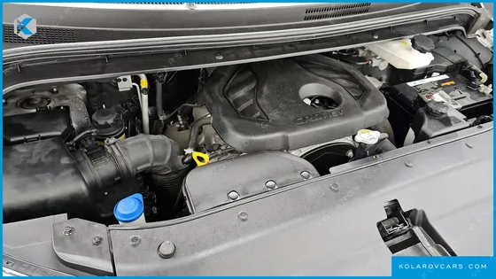 HYUNDAI STAREX VAN 5-SEATER