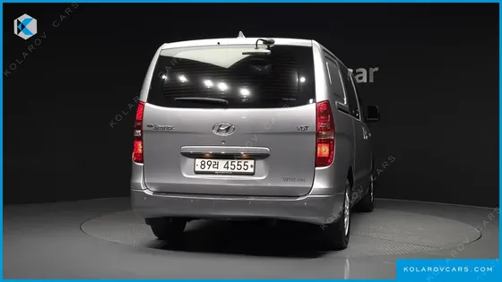 HYUNDAI STAREX VAN 5-SEATER
