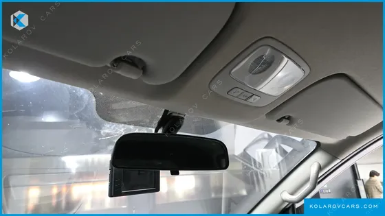 HYUNDAI STAREX VAN 5-SEATER