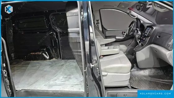 HYUNDAI STAREX VAN 3-SEATER