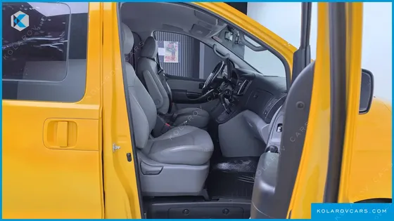 HYUNDAI STAREX VAN 5-SEATER