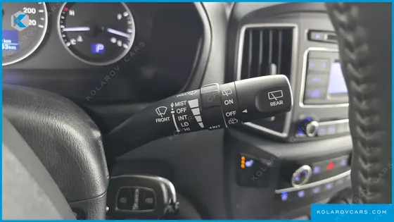 HYUNDAI STAREX VAN 5-SEATER