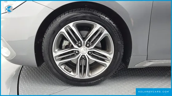 HYUNDAI GRANDEUR 2.4 SPECIAL