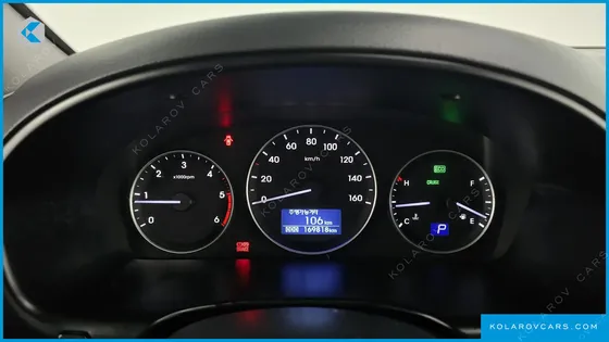 HYUNDAI STAREX WAGON 12-SEATER