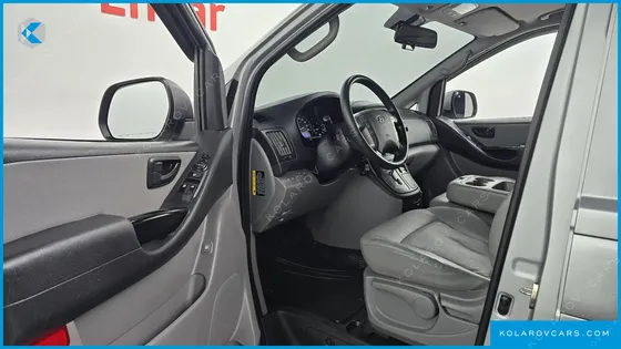HYUNDAI STAREX WAGON 12-SEATER