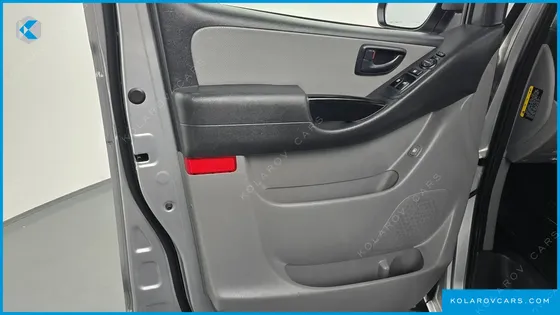 HYUNDAI STAREX WAGON 12-SEATER