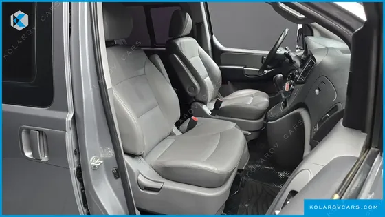HYUNDAI STAREX VAN 5-SEATER