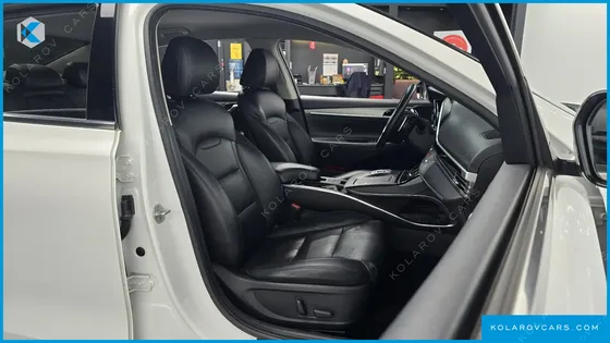HYUNDAI GRANDEUR 3.0 LPI RENT CAR