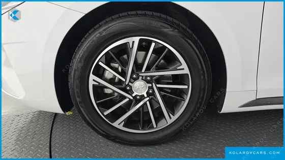 HYUNDAI GRANDEUR 3.0 LPI RENT CAR