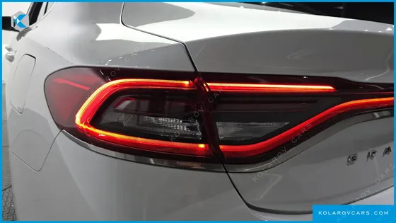 HYUNDAI GRANDEUR 2.4 PREMIUM