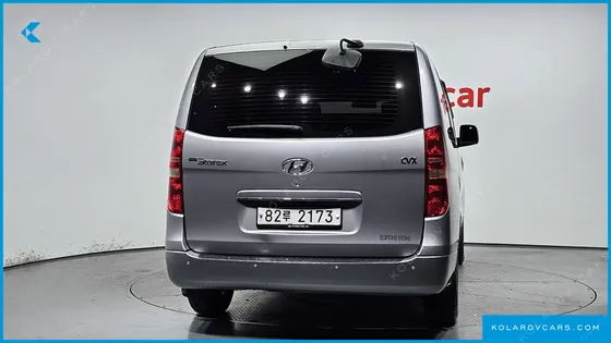 HYUNDAI STAREX 5-SEATER VAN