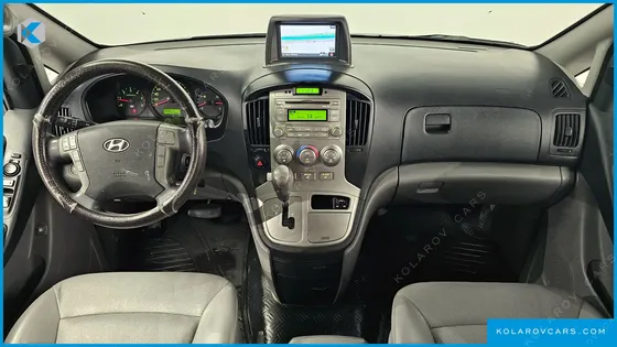 HYUNDAI STAREX 5-SEATER VAN
