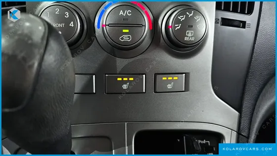 HYUNDAI STAREX 5-SEATER VAN