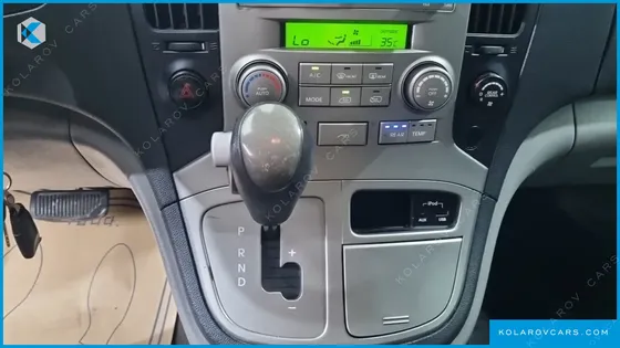 HYUNDAI STAREX 11-SEATER WAGON