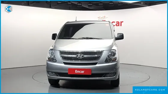 HYUNDAI STAREX 5-SEATER VAN